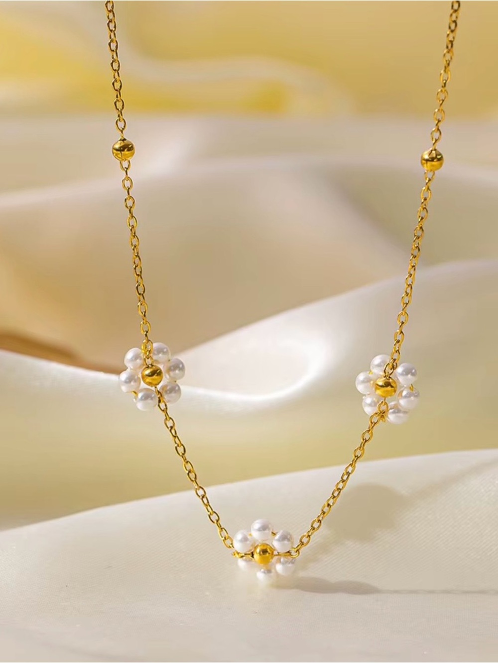 Gold Pearl Flower Station Necklace - Women Jewelry✨🤍